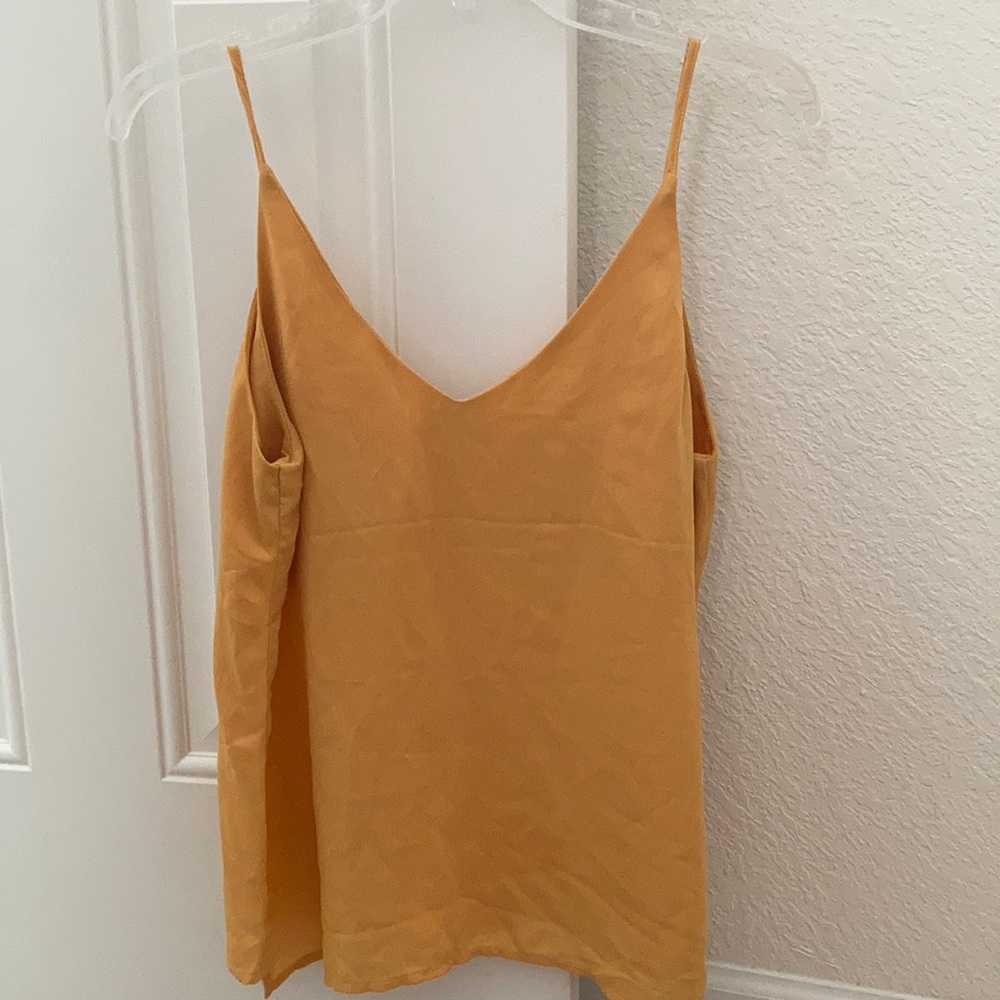 Lily White Gold Tank Top- Medium - Picture 3 of 3